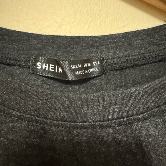 SHEIN Men's Tri-Color Block Tee - Black, White, Burgundy - Picture 2 of 3